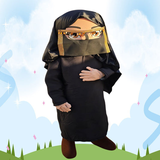 شخصية قطرية تقليدية بالبَطّولة والعباية متاحة للتأجير للمناسبات الوطنية والفعاليات من نيو مارينا